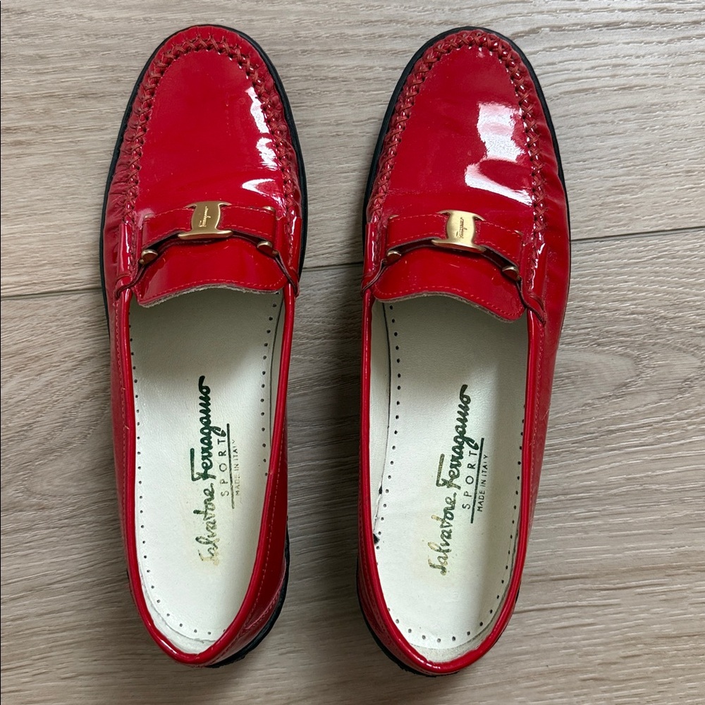 Salvatore Ferragamo patent leather Gancini loafers Sz 7C